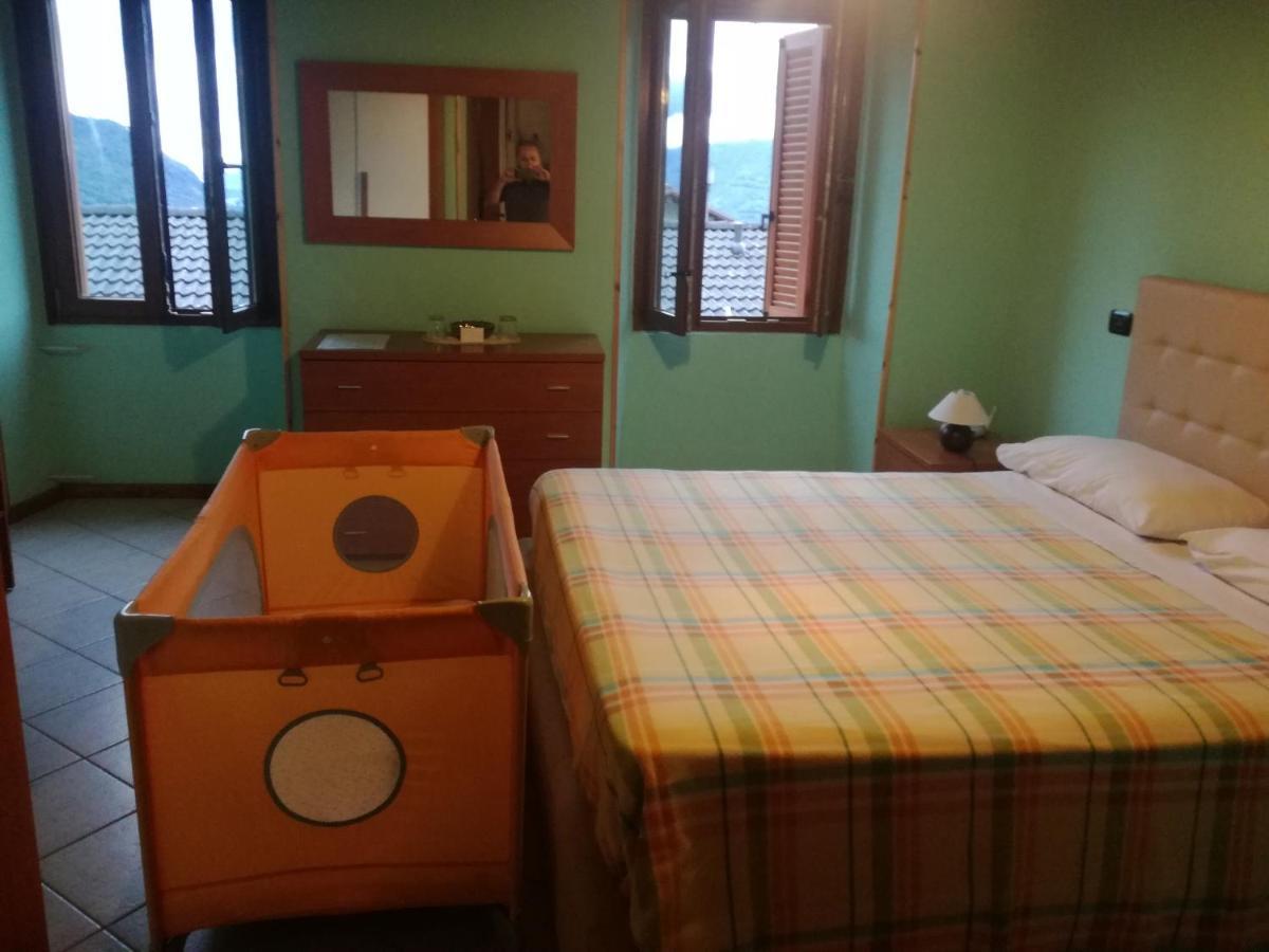 Casa Tarcisio Bed & Breakfast Faggeto Lario Bagian luar foto